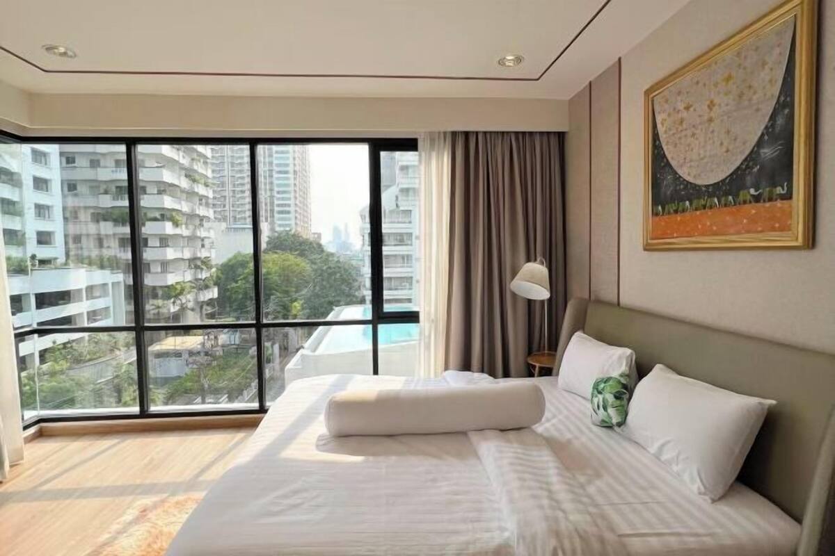 Premium bedding, down comforters, desk, laptop workspace