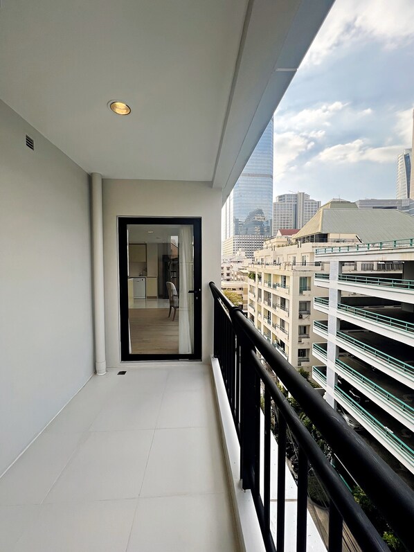 3 Bedrooms Exclusive Apartment (Unit 503) | Terrass/Patio