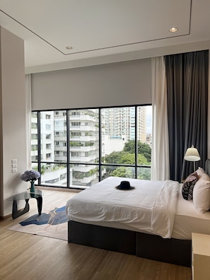 4 Bedrooms Exclusive Apartment (Unit 601) | Premium bedding, down comforters, individually furnished, desk