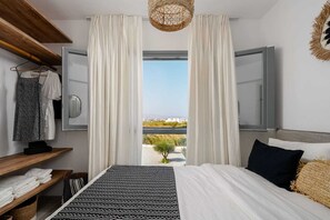 3 bedrooms, travel cot, free WiFi, bed sheets - Maison Solea , Plaka Area Naxos (Naxos)