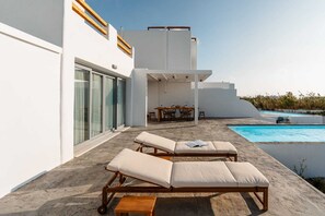 Outdoor dining - Villa Kaya, Family-Friendly Plaka Beach, Naxos (Naxos)
