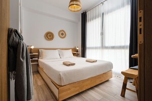 2 bedrooms, iron/ironing board, WiFi, bed sheets - Yara Apt 40m from the Beach Jacuzzi & Rooftop (Naxos)