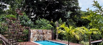 Recanto Darwin, spacious, fresh and equipped, with swimming pool, in the State Park.
