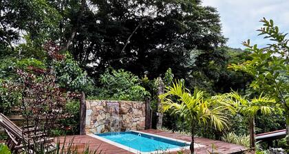 Recanto Darwin, spacious, fresh and equipped, with swimming pool, in the State Park.