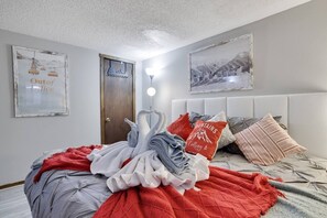 3 bedrooms, iron/ironing board, free WiFi, bed sheets