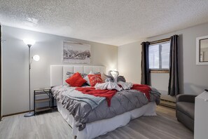 3 Schlafzimmer, Schreibtisch, Bügeleisen/Bügelbrett, kostenloses WLAN