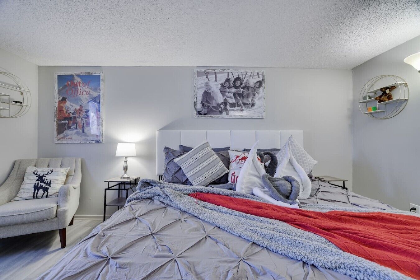 3 habitaciones, escritorio, tabla de planchar con plancha y wifi gratis 