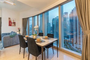 52-inch flat-screen TV with cable channels - Iconic Views -Burj Khalifa & Fountain Views (Dubai)