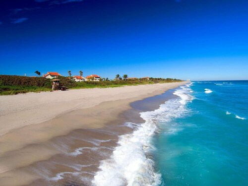 Beachy Retreat 1 Mile to Beach