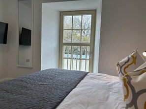 2 間睡房、熨斗/熨衫板、Wi-Fi、床單