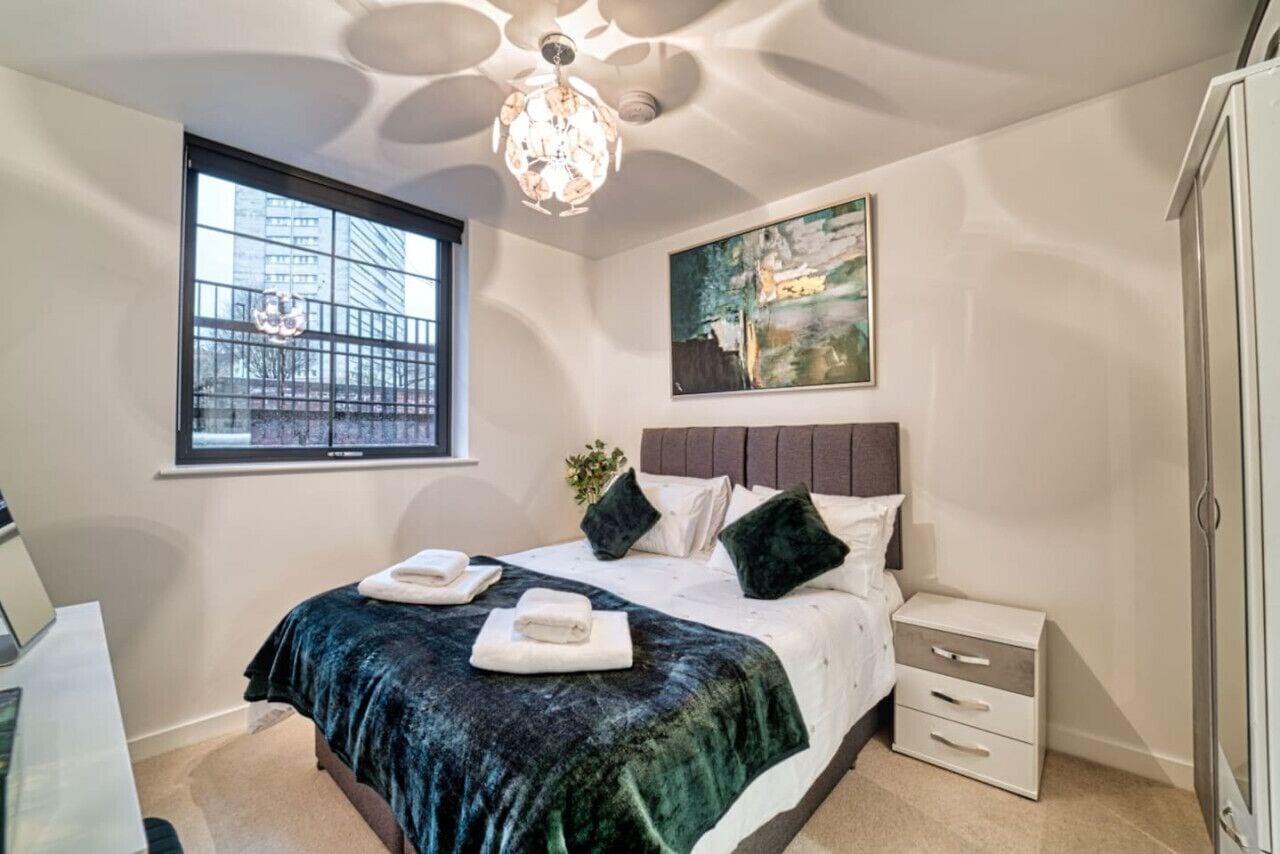 3 bedrooms, desk, iron/ironing board, free WiFi