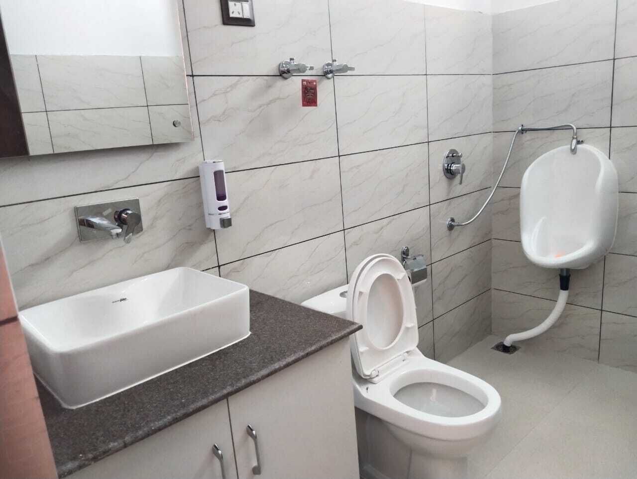 豪華共用宿舍, 花園景觀 | 浴室