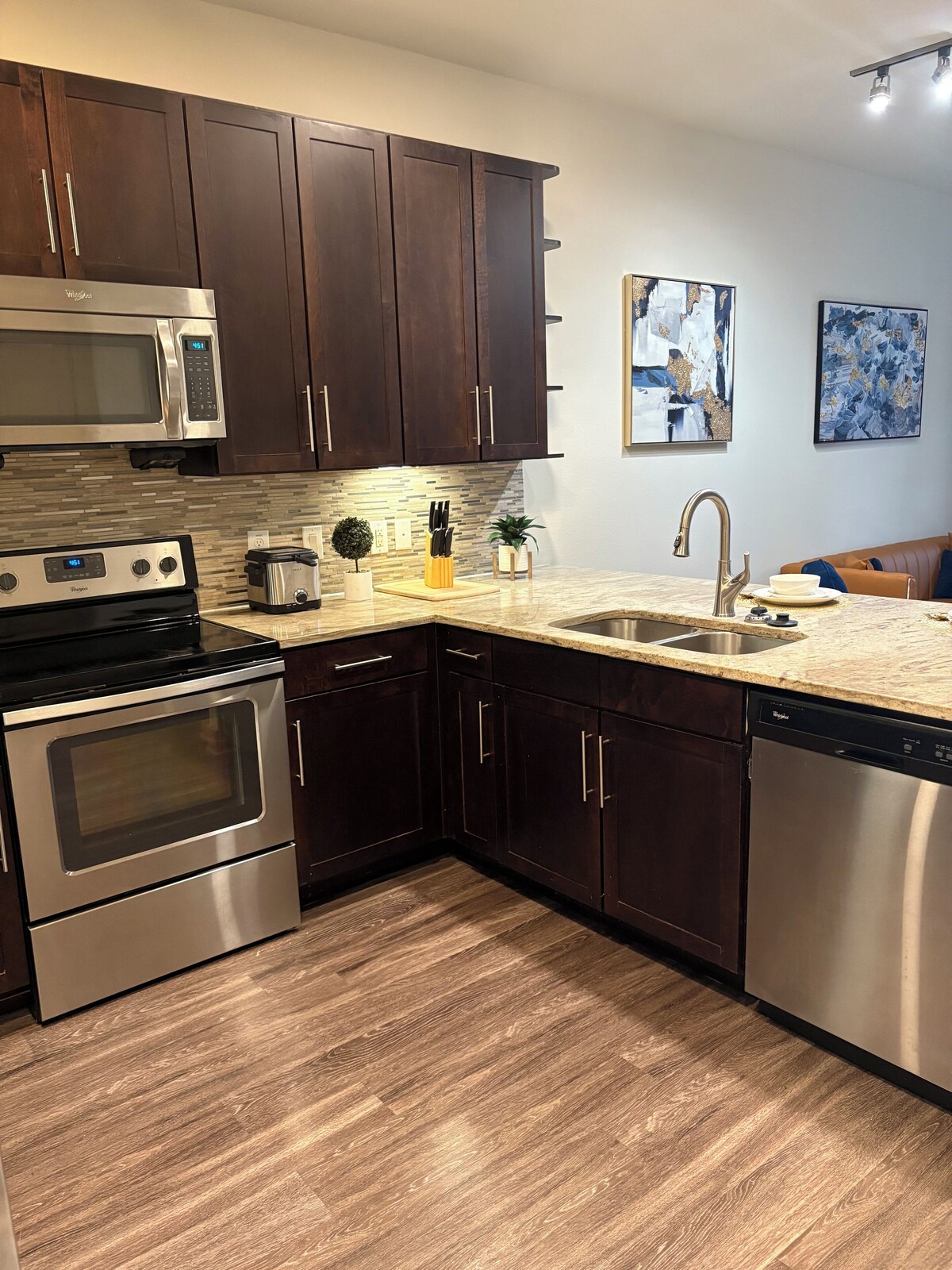 Photo 15 of Cozy 1-bedroom condo in fantastic Downtown Houston with fitness room, WiFi !