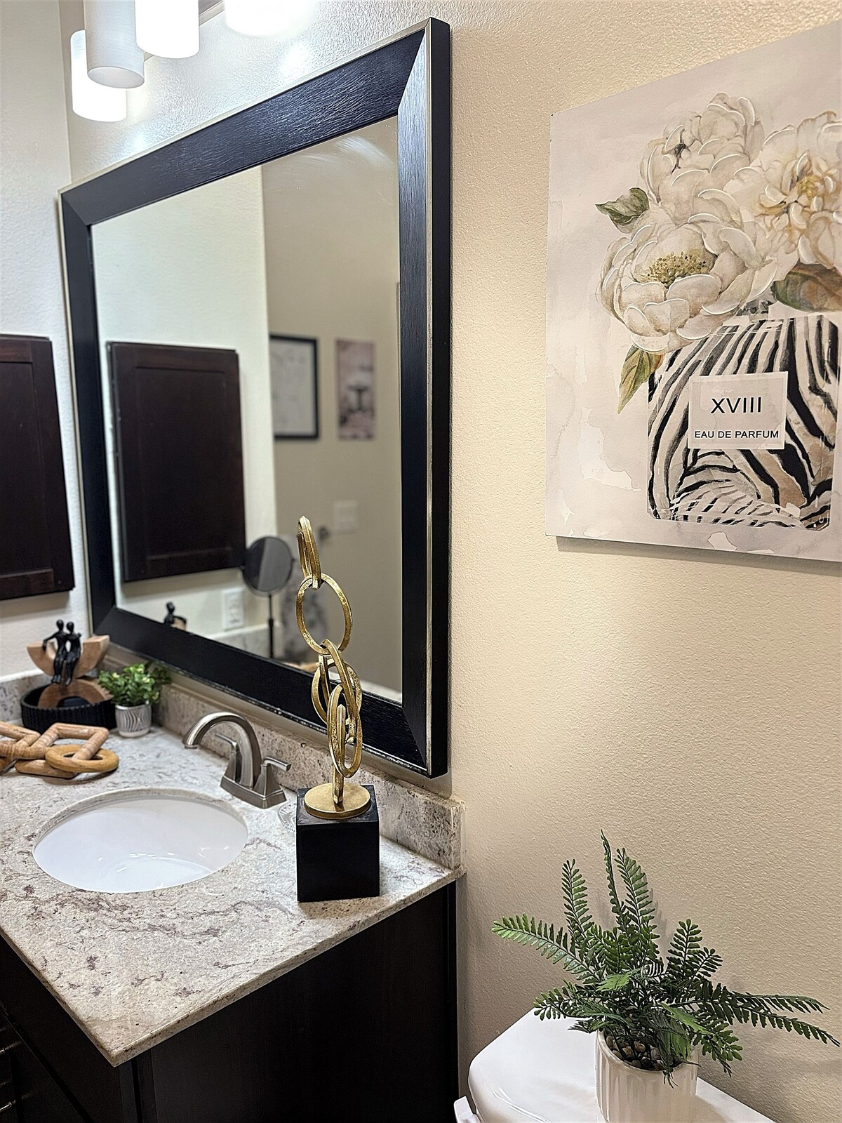 Photo 25 of Cozy 1-bedroom condo in fantastic Downtown Houston with fitness room, WiFi !
