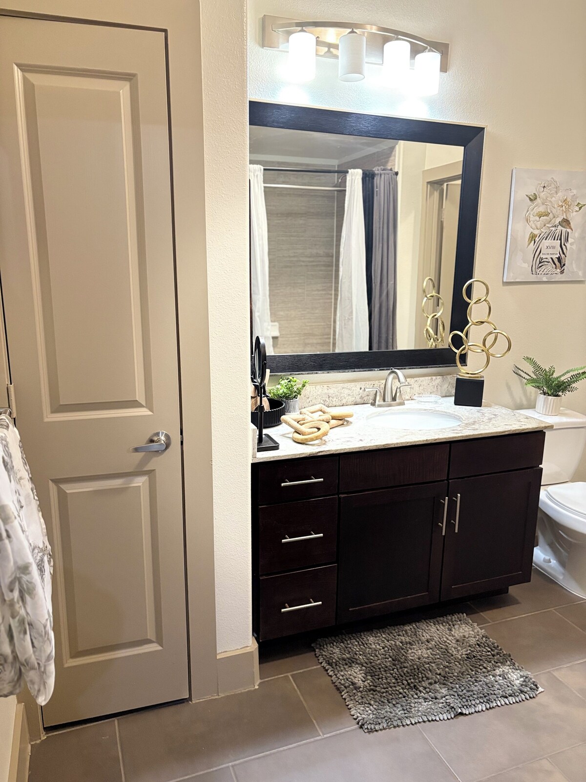Photo 28 of Cozy 1-bedroom condo in fantastic Downtown Houston with fitness room, WiFi !