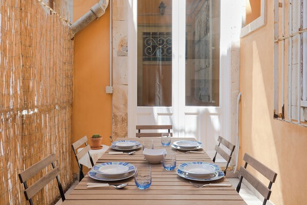 Family Apartment | Terrace/patio - Darsena Apartments by Wonderful Italy (Syracuse)
