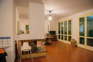 Fireplace - Artemide Villa Luna con Piscina (San Cipriano Picentino)