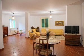 Villa, balkong, sjøutsikt | Oppholdsområde