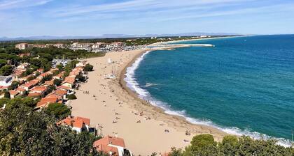 Villa Méditerranée avec piscine privée chauffée et boulodrome, mer et lac à 12km