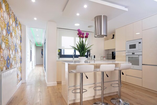 Apartment (5 Bedrooms) | Living room - Genteel Home Velazquez (Granada)