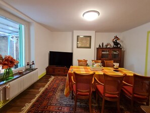 Dining - Charming lodge between Nancy and Metz with terrace (Belleville)
