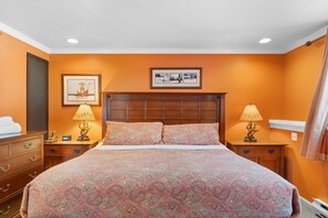 1 slaapkamer, een strijkplank/strijkijzer, gratis wifi, beddengoed