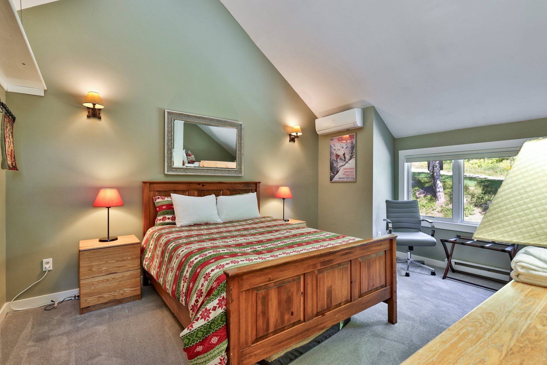 3 bedrooms, desk, iron/ironing board, WiFi (free)