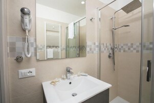 Comfort Double or Twin Room, Private Bathroom, Sea View | Bathroom | Shower, free toiletries, towels, toilet paper