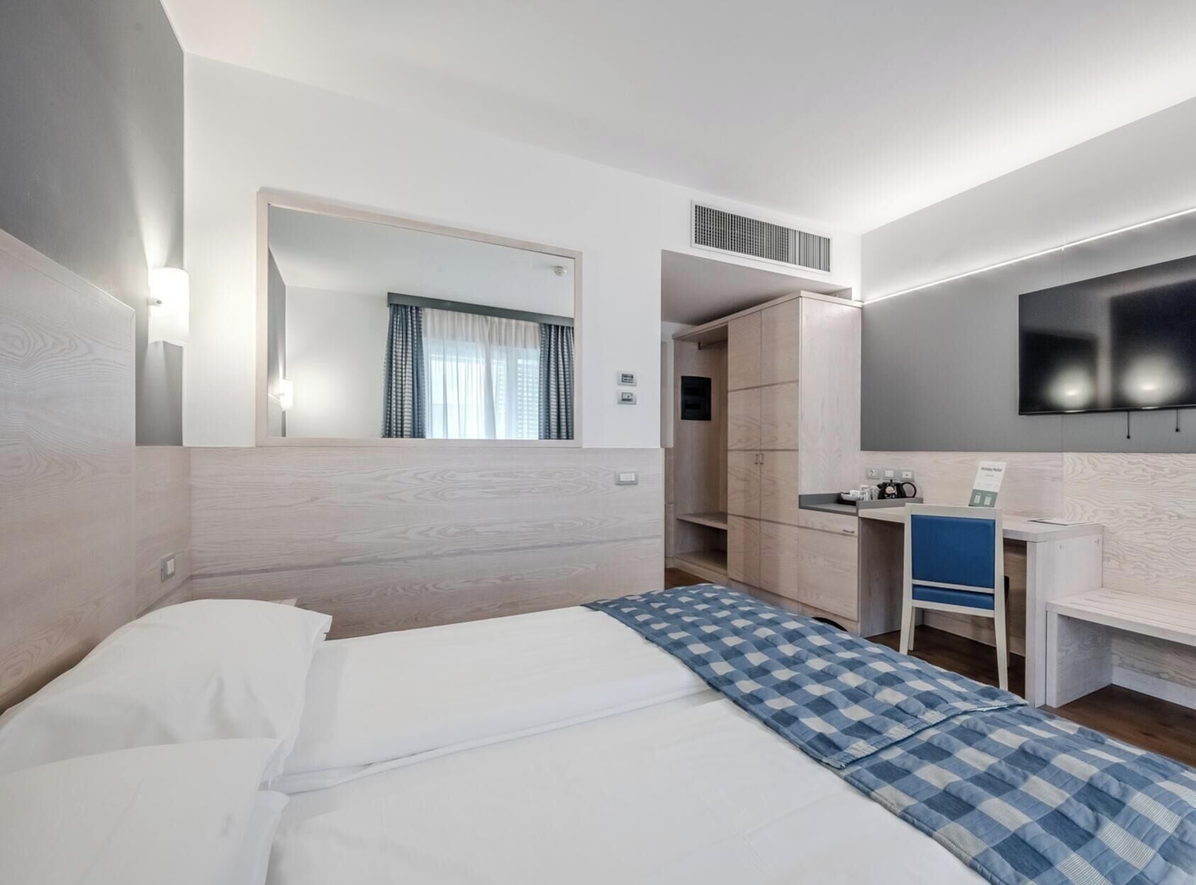 Camera Comfort con letto matrimoniale o 2 letti singoli, non fumatori | Minibar, una scrivania, postazione laptop, Wi-Fi gratuito
