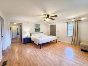 4 bedrooms, desk, iron/ironing board, travel cot