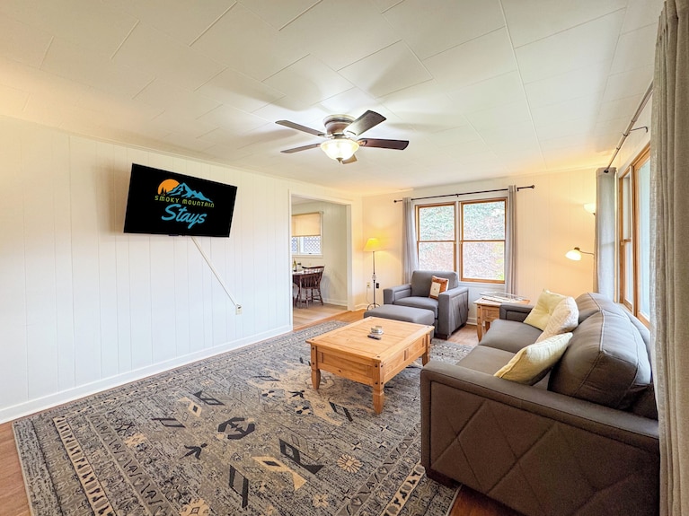 Bryson Bungalow | Motorcycle Friendly | Downtown Bryson City | Polar Express - Bryson City, NC