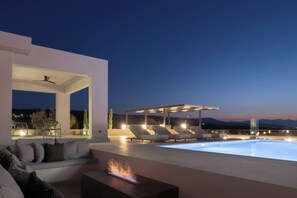 A heated pool - Caelum Villa with Heated Pool, By Hellocrete (Skouloufia)