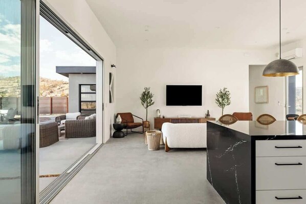 TV, offices