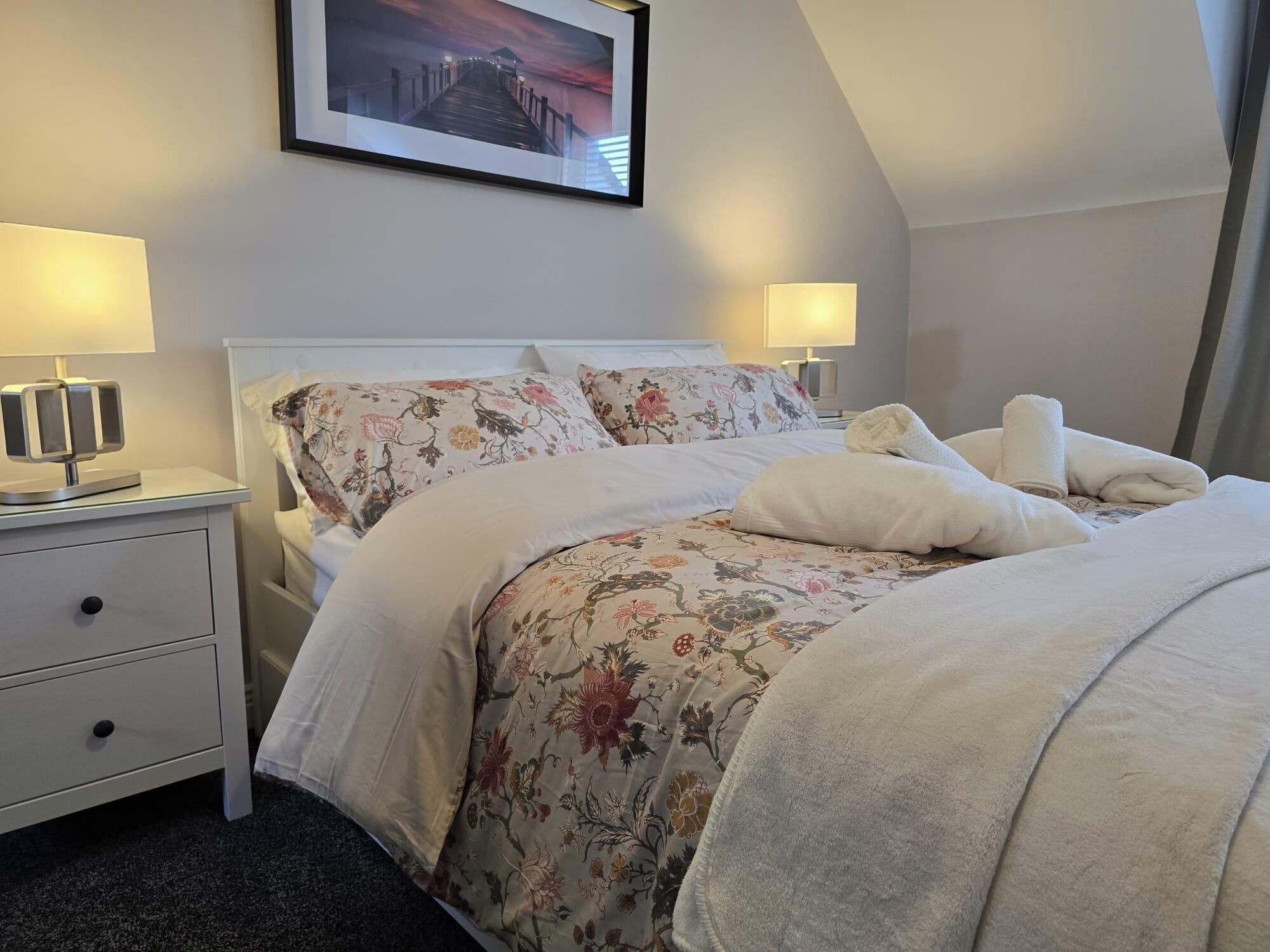 Casa | 3 habitaciones, tabla de planchar con plancha y wifi gratis 