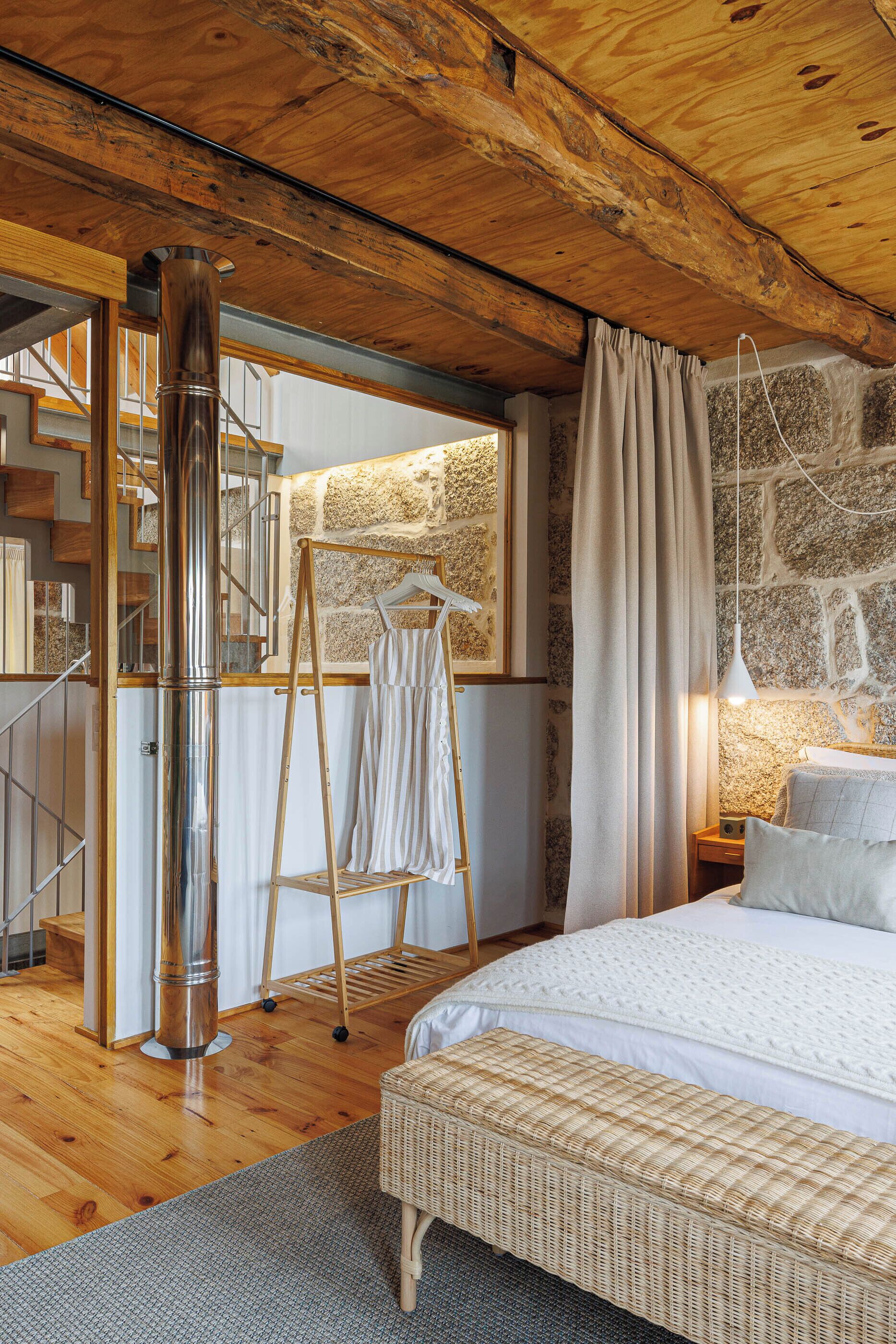 1 bedroom, desk, iron/ironing board, travel cot