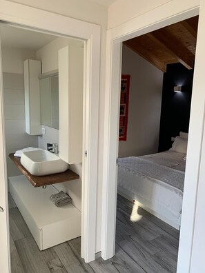 1 bedroom, iron/ironing board, free WiFi, bed sheets - Colico CityLife, lake view apt. walking distance from lake, shops, railway, port (Colico)