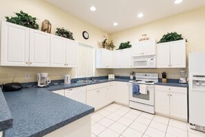 微波炉、烤箱、炉灶、洗碗机