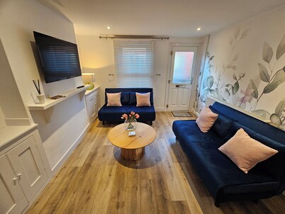 Pretty City Centre Cottage