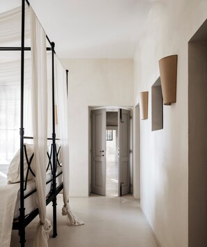 6 chambres, fer et planche à repasser, Wi-Fi, draps fournis