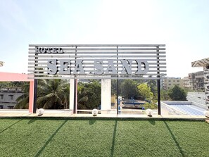 شرفة على السطح