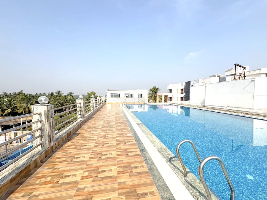 Rooftop pool