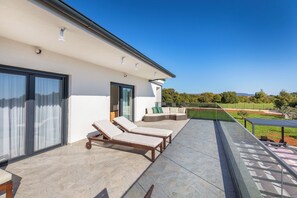 Villa Luxe, 4 chambres, vue cour intérieure | Terrasse/Patio