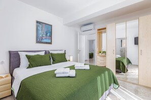 Villa Luxe, 4 chambres, vue cour intérieure | 1 chambre, espace de travail pour ordinateur portable, Wi-Fi gratuit