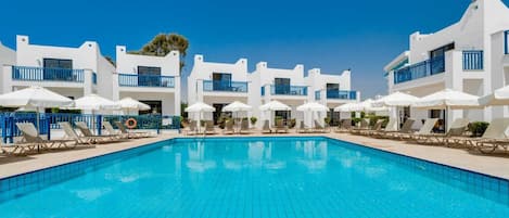 LĂ€genhet - 1 sovrum - balkong - utsikt mot poolen | Vardagsrum | Tv