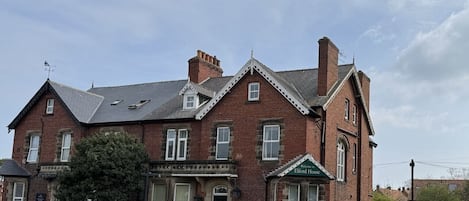 Fachada del alojamiento