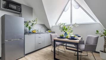 Fridge, microwave, stovetop, electric kettle