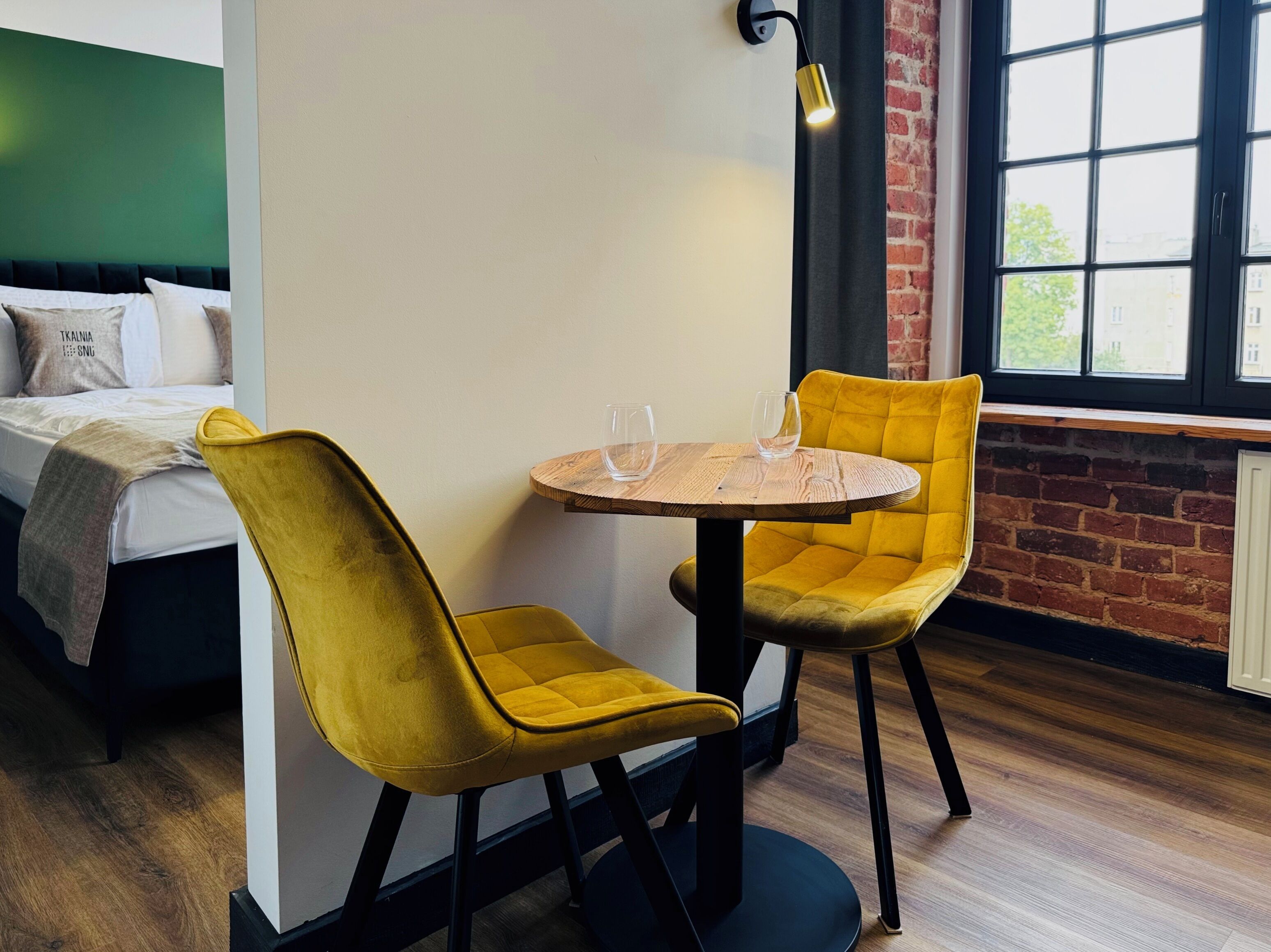 Standard-Studio | Essbereich im Zimmer