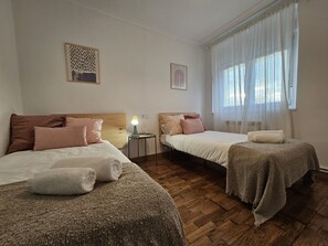 3 bedrooms, iron/ironing board, free WiFi, bed sheets