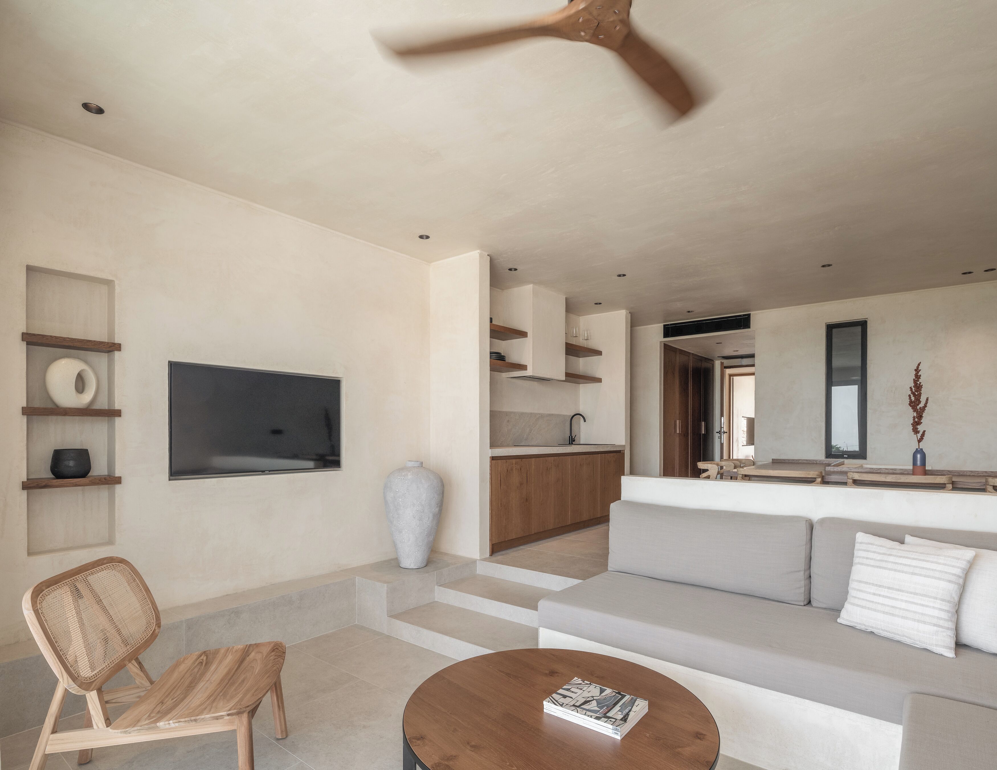 Signature Private Pool Suite | บริเวณนั่งเล่น | ทีวี, เครื่องพิมพ์