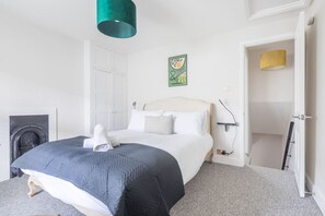 2 bedrooms, desk, iron/ironing board, WiFi - Charming Central Cottage (Cambridge)